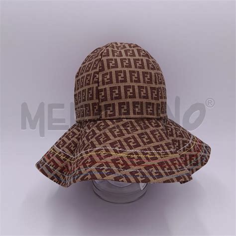 cappello fendi con palli.a|Cappelli FENDI da Donna .